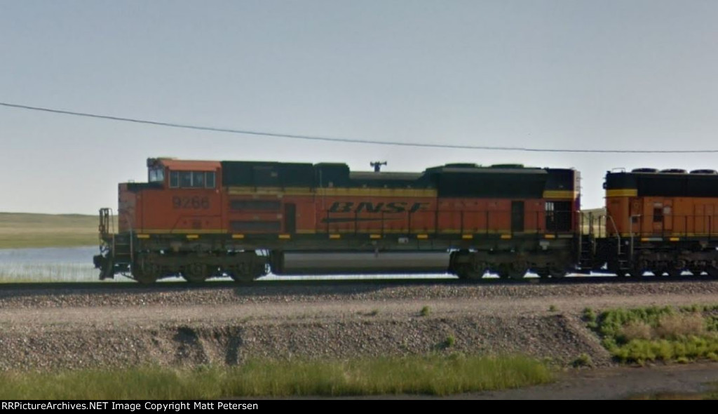 BNSF 9266